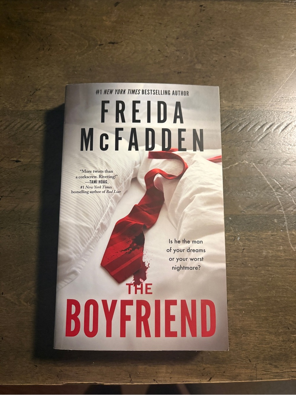 Freida McFadden - The Boyfriend (Red Tie Cover)